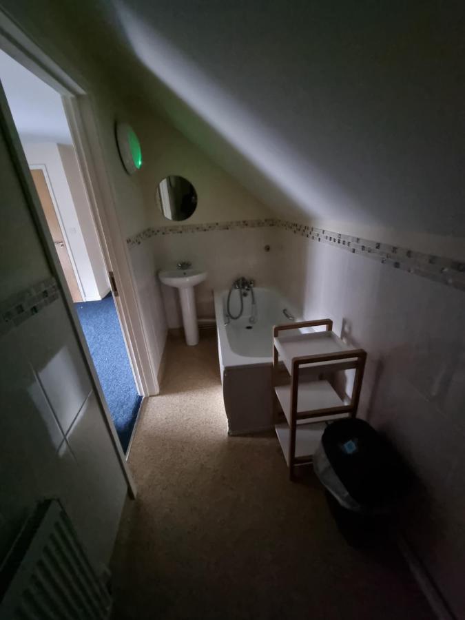 Kings Arms Guest House Ebbw Vale Kültér fotó