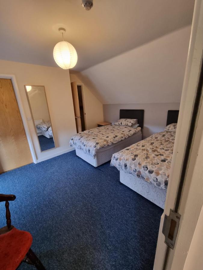 Kings Arms Guest House Ebbw Vale Kültér fotó