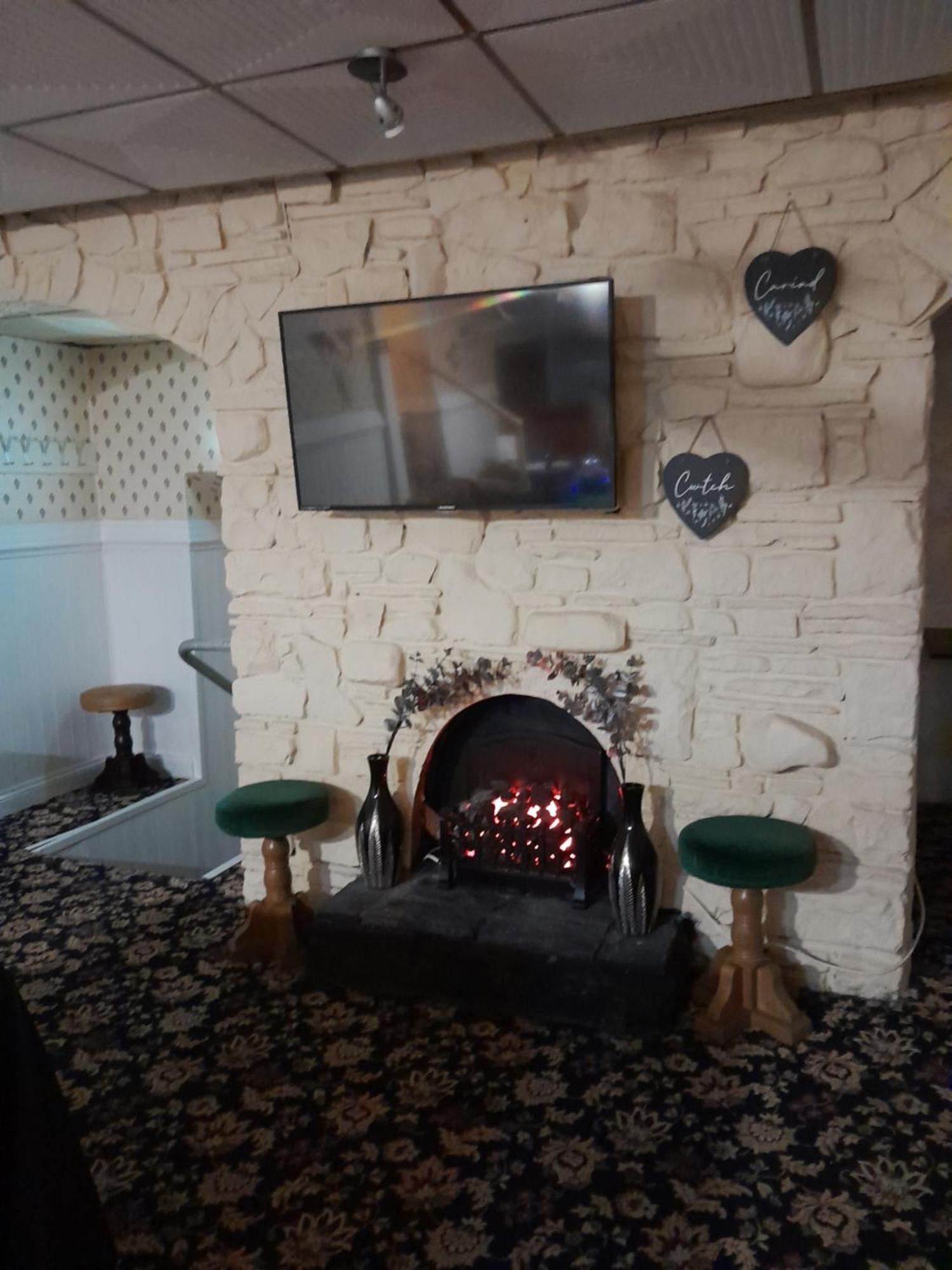 Kings Arms Guest House Ebbw Vale Kültér fotó