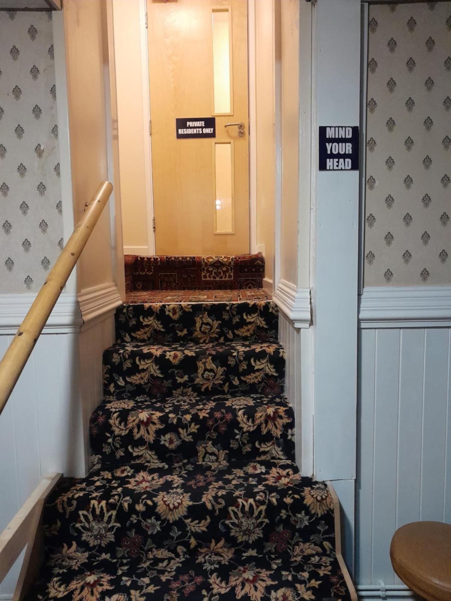 Kings Arms Guest House Ebbw Vale Kültér fotó