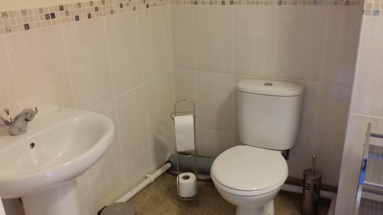 Kings Arms Guest House Ebbw Vale Kültér fotó